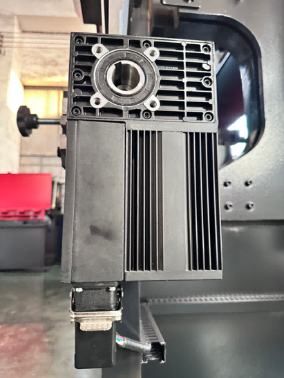 High-Speed CNC Bending Machine with Electro-Hydraulic Servo Control