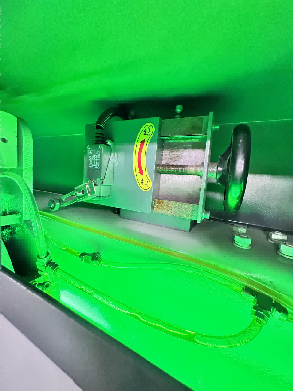 CNC Veneer Cutting Machine for Furniture